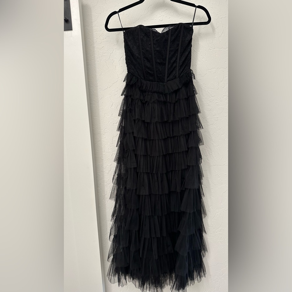 Elegant Black Strapless Ruffle Dress
